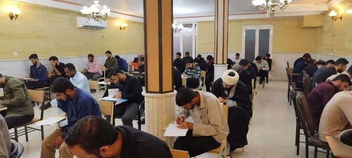 تصاویر/ آزمون طلاب موسسه آموزش عالی حوزوی ائمه اهل‌البیت(ع) کاشان