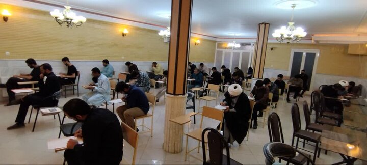 تصاویر/ آزمون طلاب موسسه آموزش عالی حوزوی ائمه اهل‌البیت(ع) کاشان
