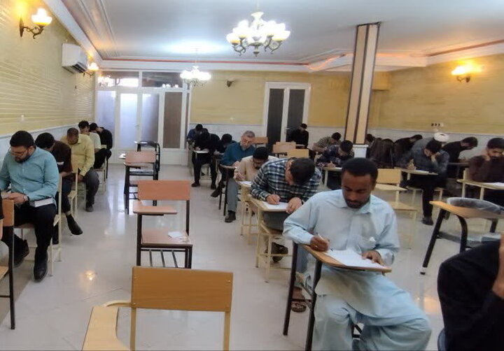 تصاویر/ آزمون طلاب موسسه آموزش عالی حوزوی ائمه اهل‌البیت(ع) کاشان
