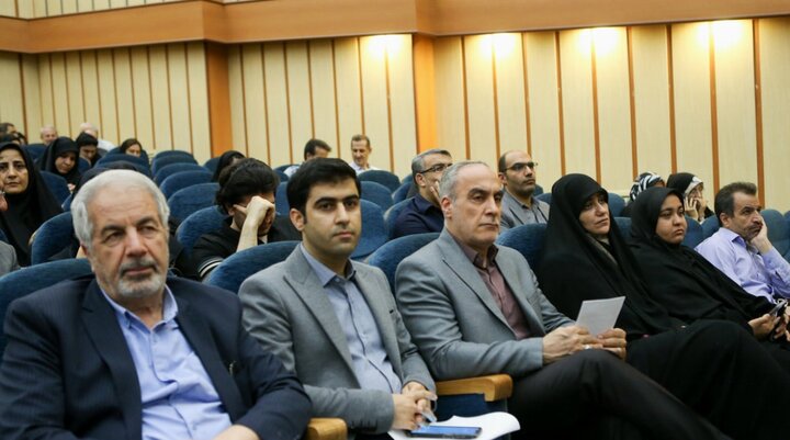 تصاویر/ آیین بزرگداشت امام شهید ایران در دانشگاه علوم پزشکی شهید بهشتی
