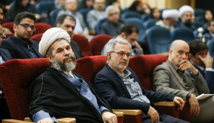 تصاویر/ آیین بزرگداشت امام شهید ایران در دانشگاه علوم پزشکی شهید بهشتی