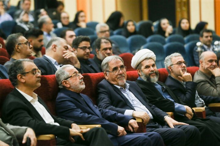 تصاویر/ آیین بزرگداشت امام شهید ایران در دانشگاه علوم پزشکی شهید بهشتی