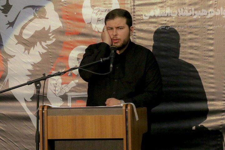 تصاویر/ آیین بزرگداشت امام شهید ایران در دانشگاه علوم پزشکی شهید بهشتی