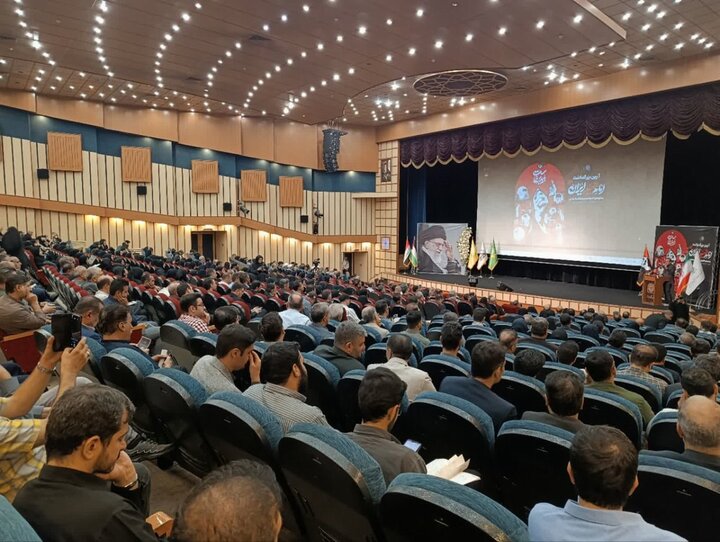 تصاویر/ آیین بزرگداشت امام شهید ایران در دانشگاه علوم پزشکی شهید بهشتی