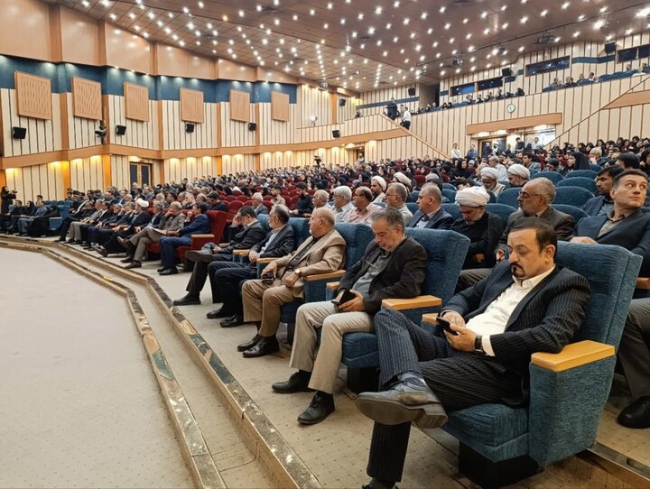 تصاویر/ آیین بزرگداشت امام شهید ایران در دانشگاه علوم پزشکی شهید بهشتی