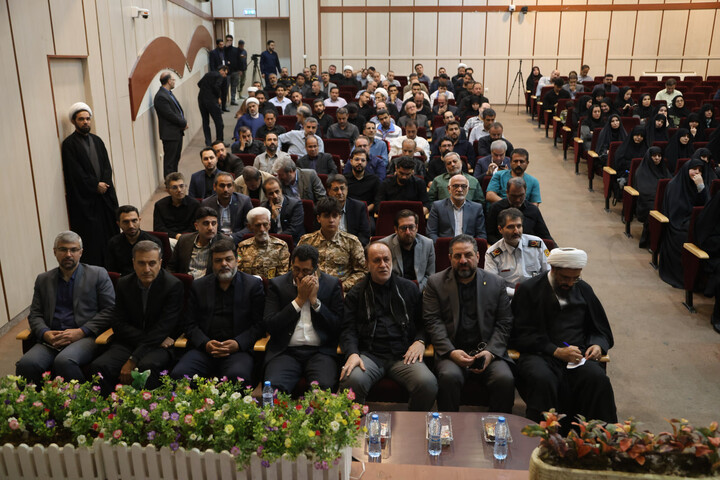 تجلیل از فعالان مدنی عرصه جنگ