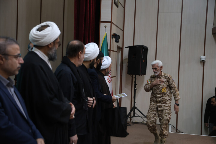 تجلیل از فعالان مدنی عرصه جنگ