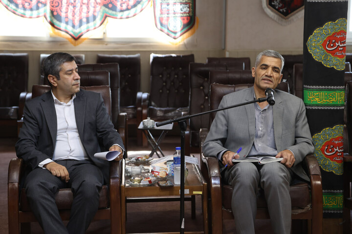 تصاویر / دیدار جمعی از فعالان فرهنگی با نماینده ولی فقیه در استان همدان