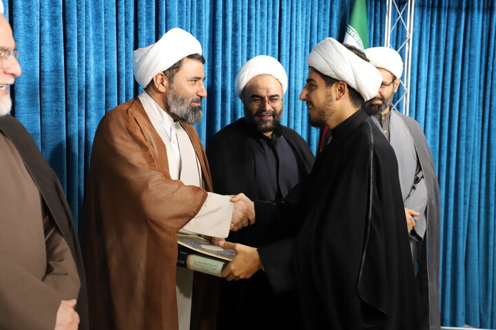تصاویر/ آیین اختتامیه هفدهمین دوره جشنواره علامه حلی در سنندج