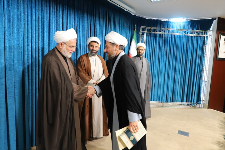 تصاویر/ آیین اختتامیه هفدهمین دوره جشنواره علامه حلی در سنندج
