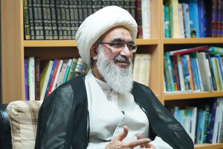 روحانیون باید محورِ فعالیت‌های فرهنگی مساجد باشند