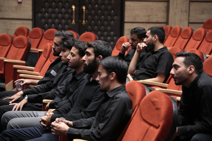 تصاویر/ جلسه توجیهی خادمین موکب امامزادگان قم مستقر در شهر مقدس سامرا