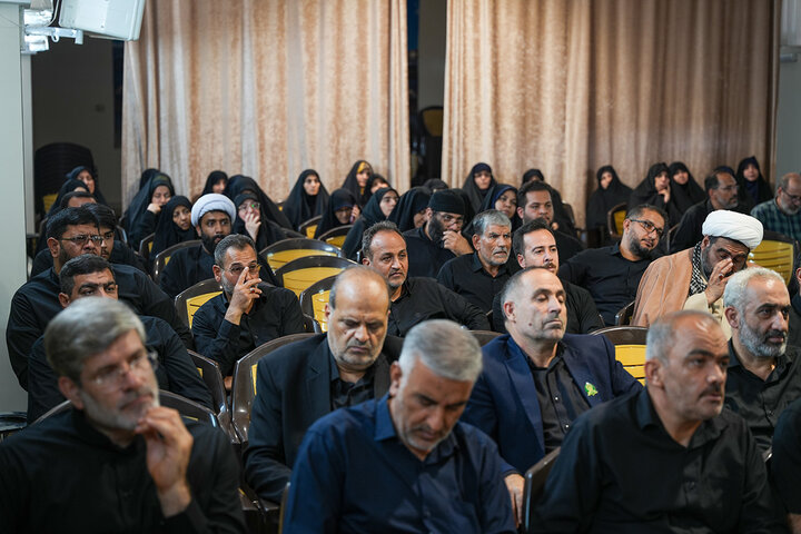 آخرین نشست توجیهی خادمان حرم بانوی کرامت برای خدمت‌رسانی به زائران اربعین + تصاویر و فیلم