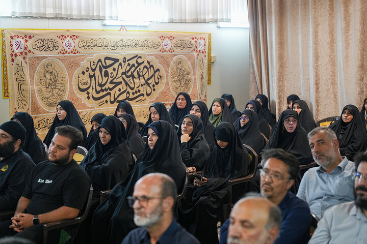 آخرین نشست توجیهی خادمان حرم بانوی کرامت برای خدمت‌رسانی به زائران اربعین + تصاویر و فیلم