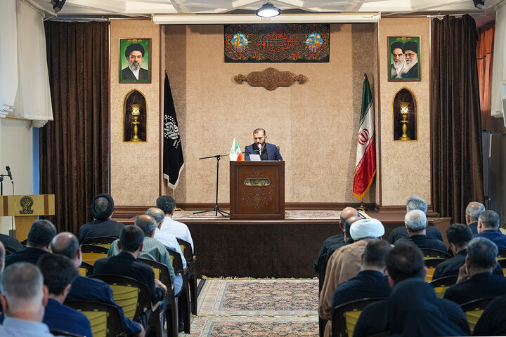 آخرین نشست توجیهی خادمان حرم بانوی کرامت برای خدمت‌رسانی به زائران اربعین + تصاویر و فیلم