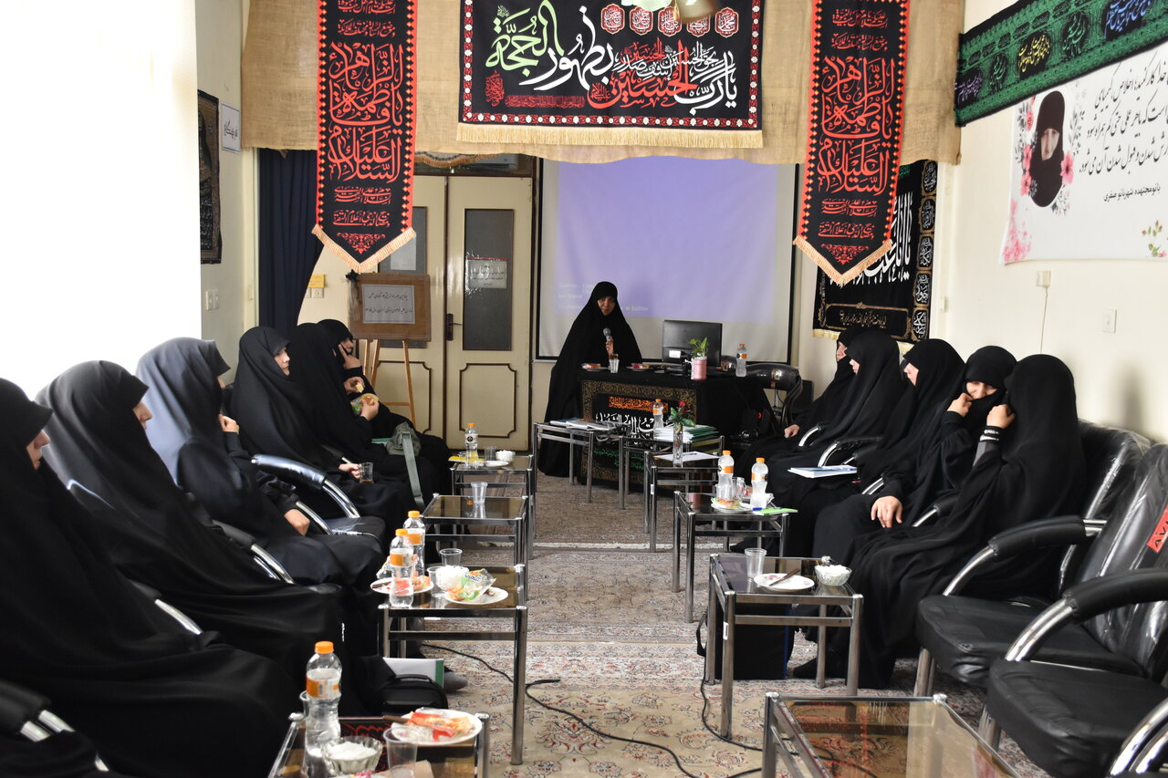 تصاویر/ برگزاری نشست کارشناسان علمی مدارس علمیه خواهران استان خراسان رضوی