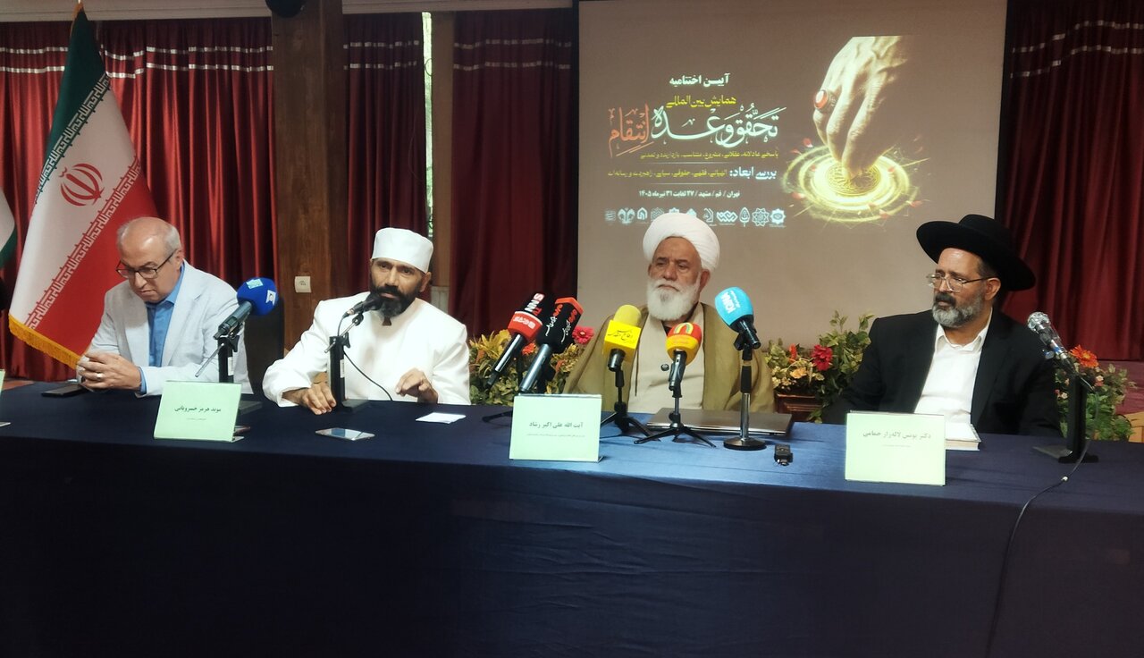 خون‌خواهی رهبر شهید انقلاب، یک وظیفه الهی و انسانی است