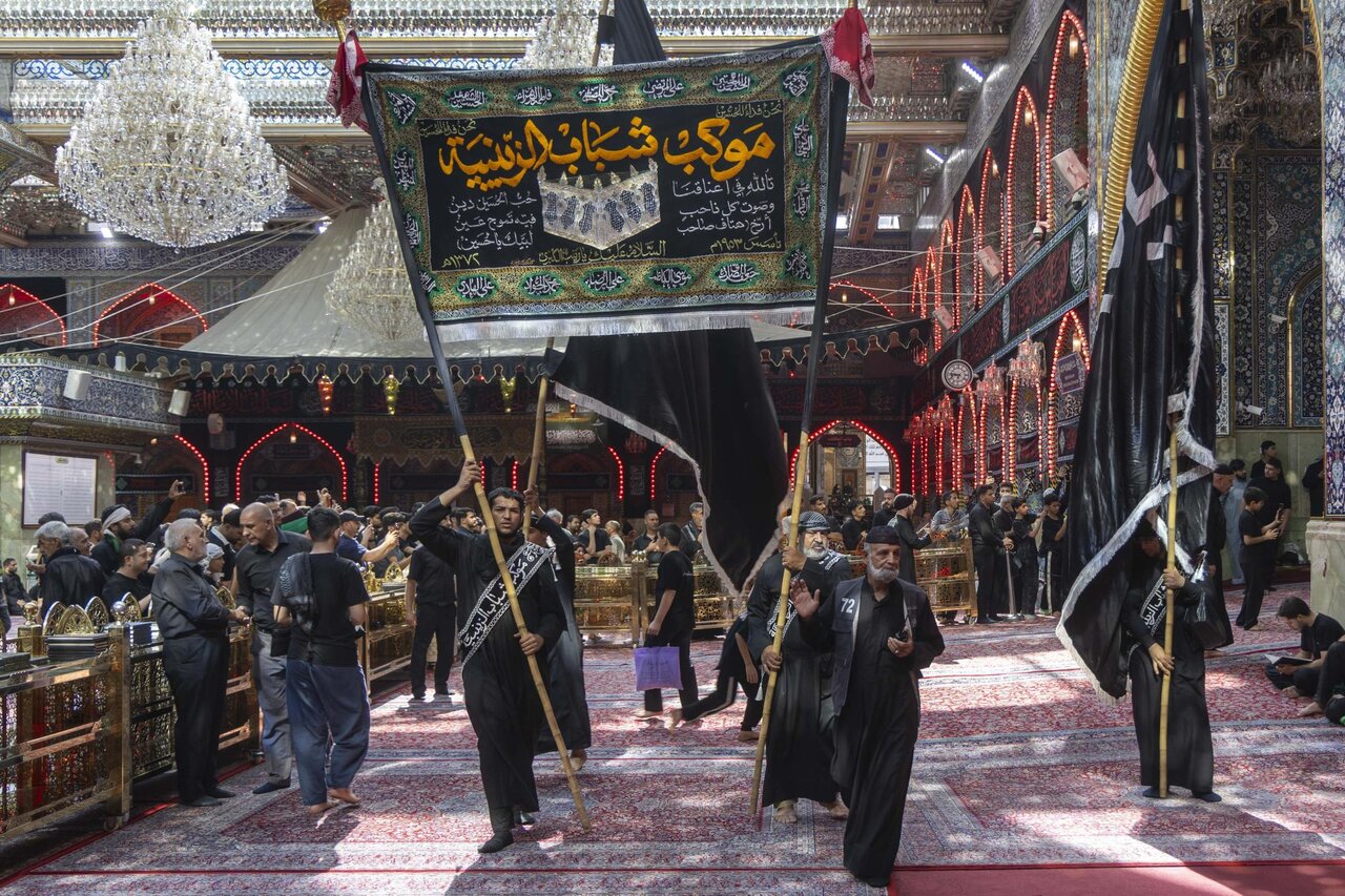 مواكب العزاء تحيي ذكرى شهادة الإمام الحسن المجتبى (عليه السلام) عند العتبتين المقدستين