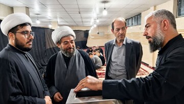 بازدید رئیس مرکز خدمات حوزه‌های علمیه کشور از موکب اربعینی مدرسه علمیه آیت‌الله بهاری همدان
