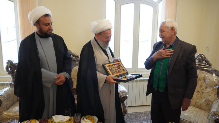 تصاویر/ تجلیل از خانواده شهید سجادی‌منظور با حضور مدیرکل تبلیغات اسلامی استان همدان