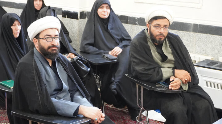 تصاویر/ دیدار مدیرکل تبلیغات اسلامی همدان با فعالان فرهنگی و قرآنی بانوان ملایر