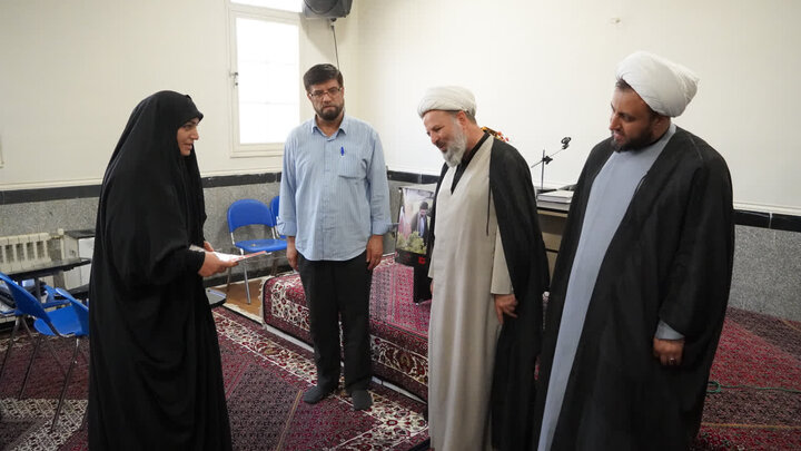تصاویر/ دیدار مدیرکل تبلیغات اسلامی همدان با فعالان فرهنگی و قرآنی بانوان ملایر