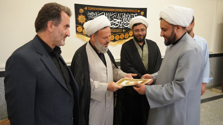 تصاویر/ نشست مدیرکل تبلیغات اسلامی همدان با کارکنان اداره تبلیغات اسلامی ملایر
