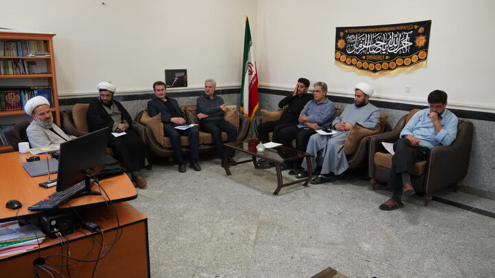 تصاویر/ نشست مدیرکل تبلیغات اسلامی همدان با کارکنان اداره تبلیغات اسلامی ملایر