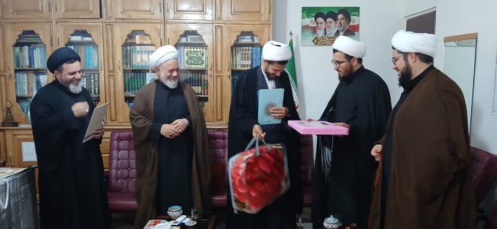 تصاویر/ حجت‌ الاسلام حیدری مدیر جدید مدرسه علمیه اسدآباد معرفی شد