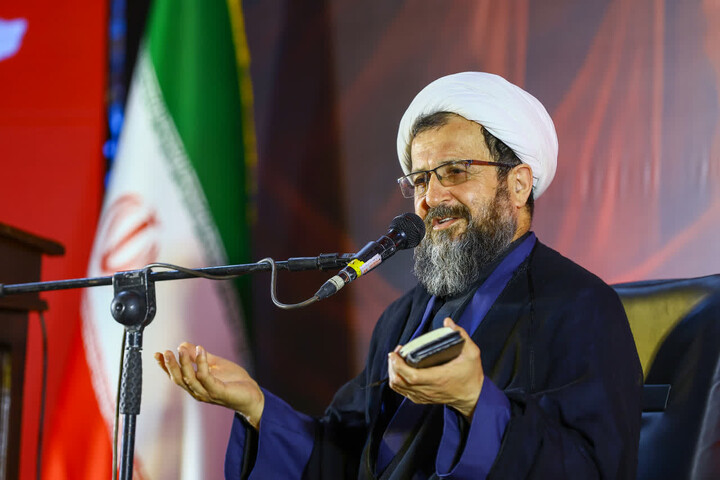 تصاویر | خیزش عظیم اصناف و بازاریان تبریز در خونخواهی رهبر شهید انقلاب و بیعت با سومین رهبر انقلاب