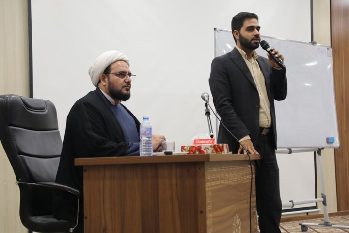تصاویر/ برگزاری دوره توانمندسازی شیوه‌های مواجهه با نسل نو در حوزه علمیه یزد
