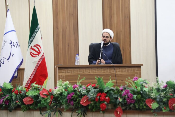تصاویر/ برگزاری دوره توانمندسازی شیوه‌های مواجهه با نسل نو در حوزه علمیه یزد