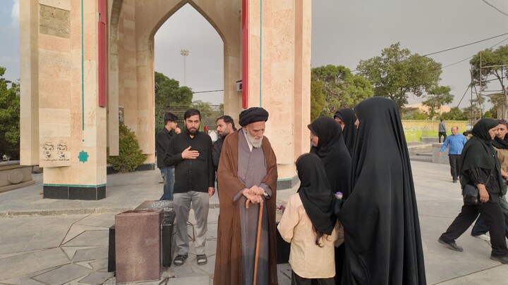 تصاویر/ حضور آیت‌الله موسوی اصفهانی در مزار شهدای همدان