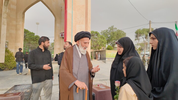 تصاویر/ حضور آیت‌الله موسوی اصفهانی در مزار شهدای همدان