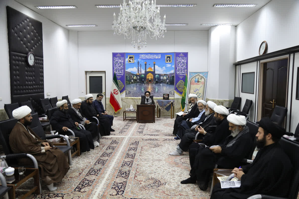 خاموش کردن چراغهای اضافی و مدیریت صحیح منابع از مصادیق امانتداری است خاموش کردن چراغهای اضافی و مدیریت صحیح منابع از مصادیق امانتداری است
