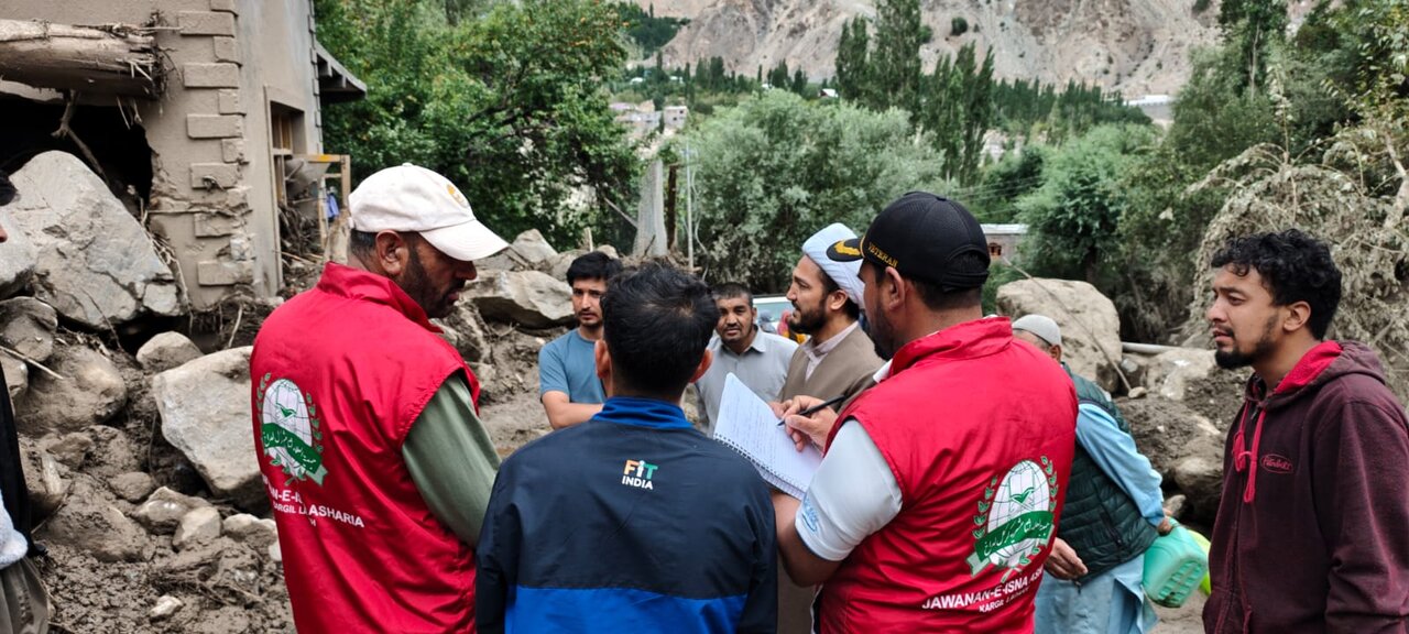 کارگل لداخ میں سیلاب؛ حجت الاسلام ناظر مہدی محمدی کا متاثرہ علاقوں کا دورہ اور امدادی کاروائیوں پر تاکید