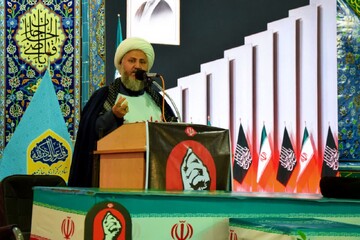 دشمن با شکست در استراتژی نظامی، به دنبال ایجاد شکاف در انسجام ملی است
