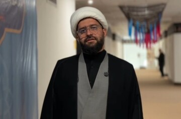 حضور طلاب با لباس روحانیت در اربعین مؤثرترین تبلیغ چهره‌به‌چهره است