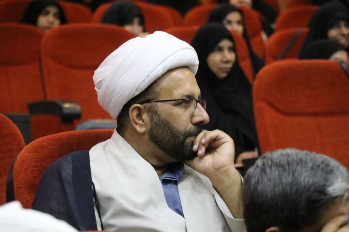 تصاویر/برگزاری دوره توانمندسازی طلاب شاغل در آموزش و پرورش استان لرستان