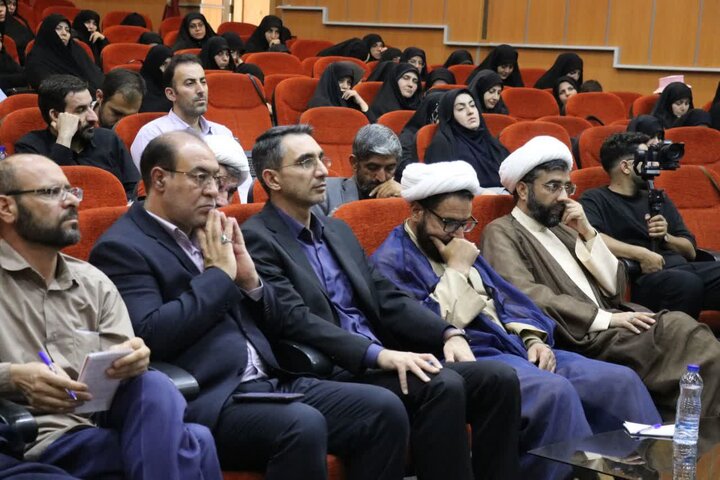 تصاویر/برگزاری دوره توانمندسازی طلاب شاغل در آموزش و پرورش استان لرستان