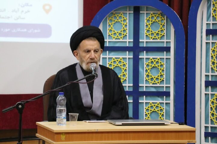 تصاویر/برگزاری دوره توانمندسازی طلاب شاغل در آموزش و پرورش استان لرستان
