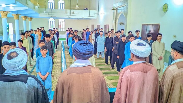 تصاویر/ جامعہ جعفریہ اور جامعہ زینبیہ جنڈ میں 15 روزہ دینی شارٹ کورس اختتام پذیر / طلبہ و طالبات میں اسناد اور انعامات تقسیم