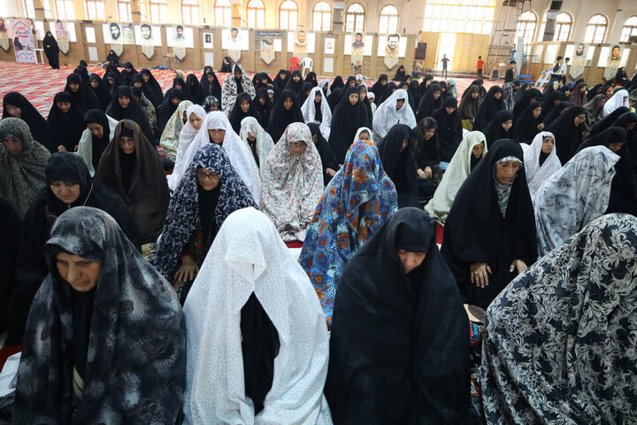 تصاویر / نماز عبادی سیاسی جمعه در شهرستان ساری