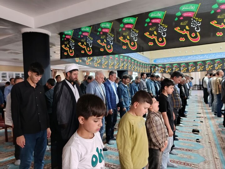 تصاویر/ نماز عبادی سیاسی جمعه در شهرستان ورزقان