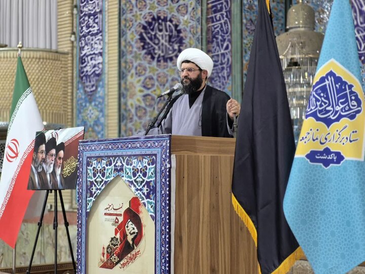 تصاویر/ اقامه نماز جمعه در پاکدشت
