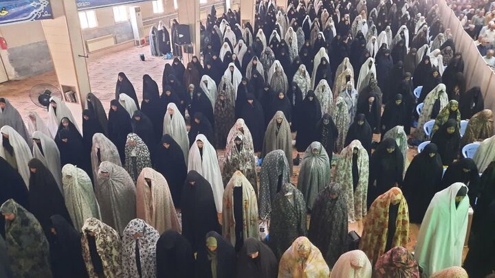 تصاویر/اقامه نماز عبادی سیاسی جمعه در خمین