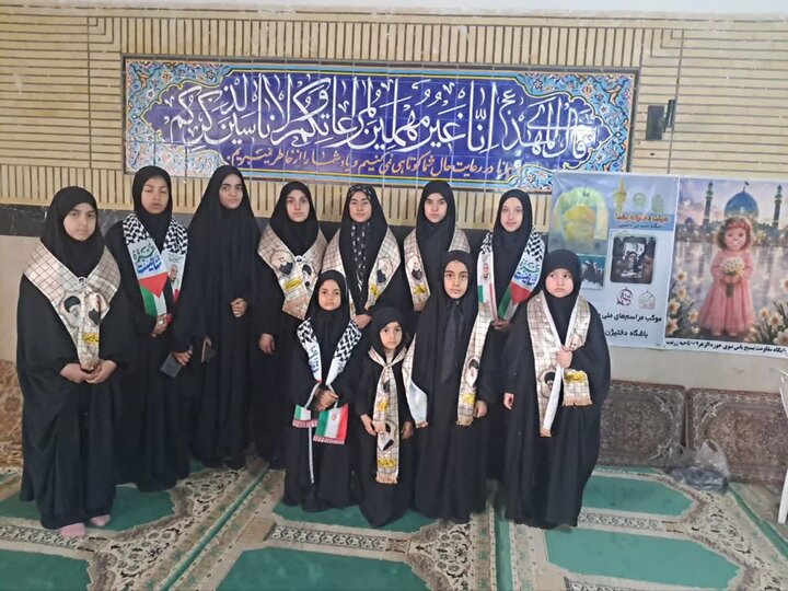 تصاویر/تقدیر امام جمعه شهرستان زرندیه، از پایگاه مقاومت بسیج خواهران یاس نبوی