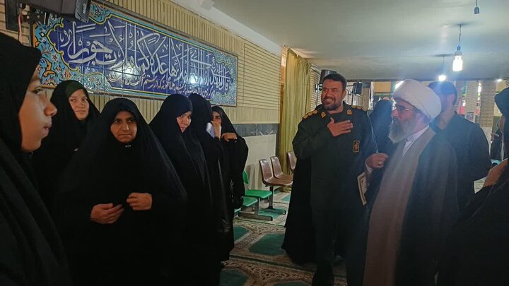 تصاویر/تقدیر امام جمعه شهرستان زرندیه، از پایگاه مقاومت بسیج خواهران یاس نبوی
