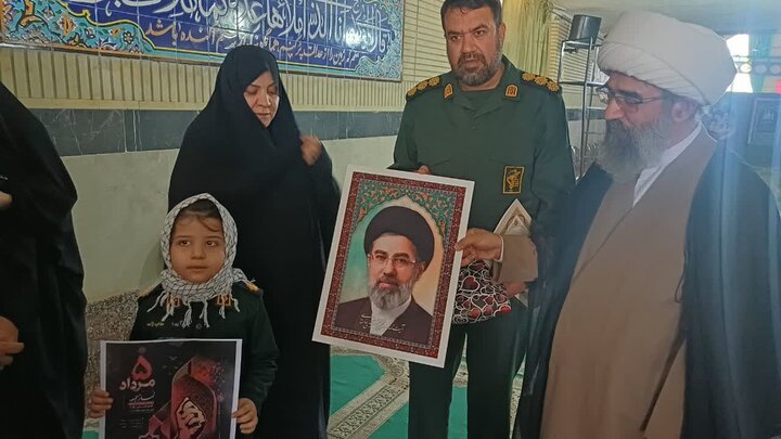تصاویر/تقدیر امام جمعه شهرستان زرندیه، از پایگاه مقاومت بسیج خواهران یاس نبوی