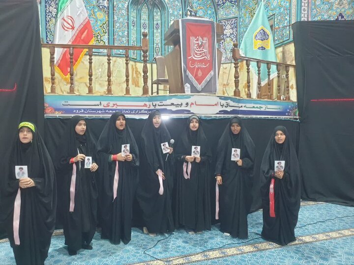 تصاویر/حضور نماینده ولی‌فقیه در کردستان در نماز جمعه شهرستان قروه